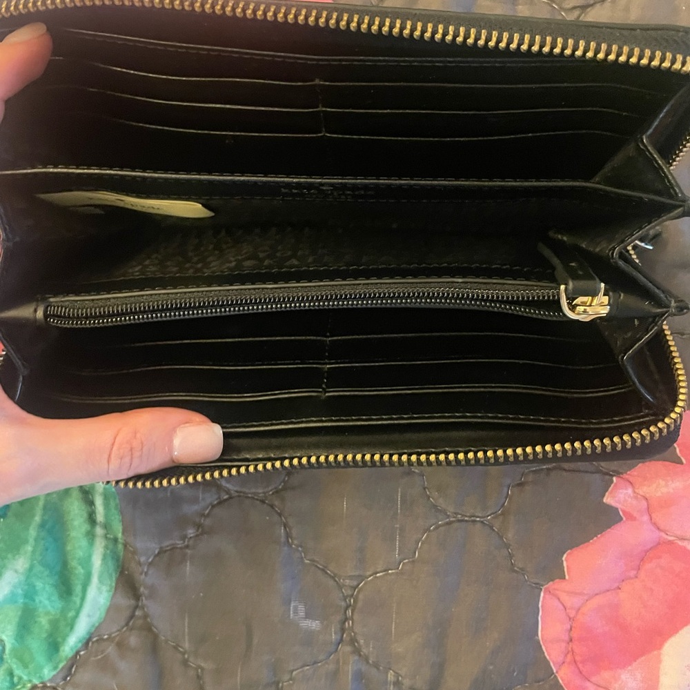 ♠️SOLD♠️ Kate Spade Wallet - Picture 3 of 3